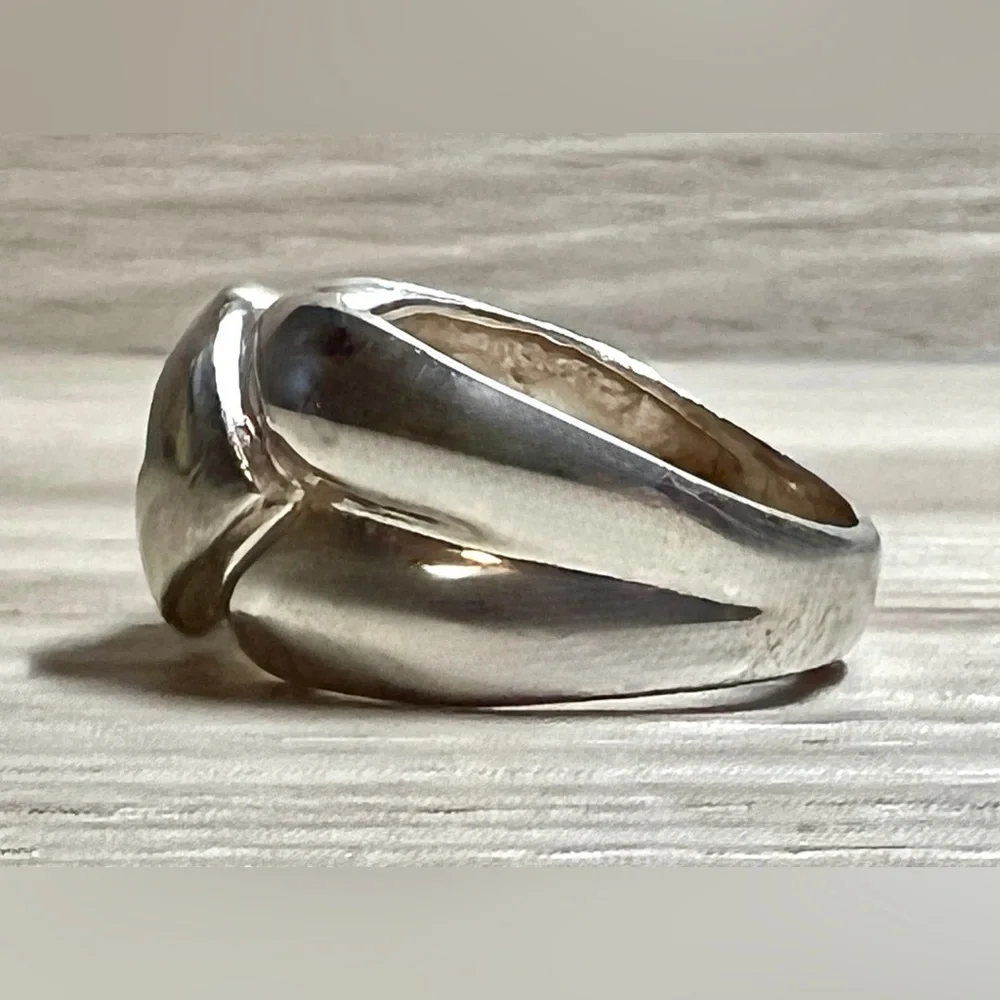 Vintage Designer Signed (M) Sterling Silver Smooth Knot Band Ring, Size 6, 4.6g